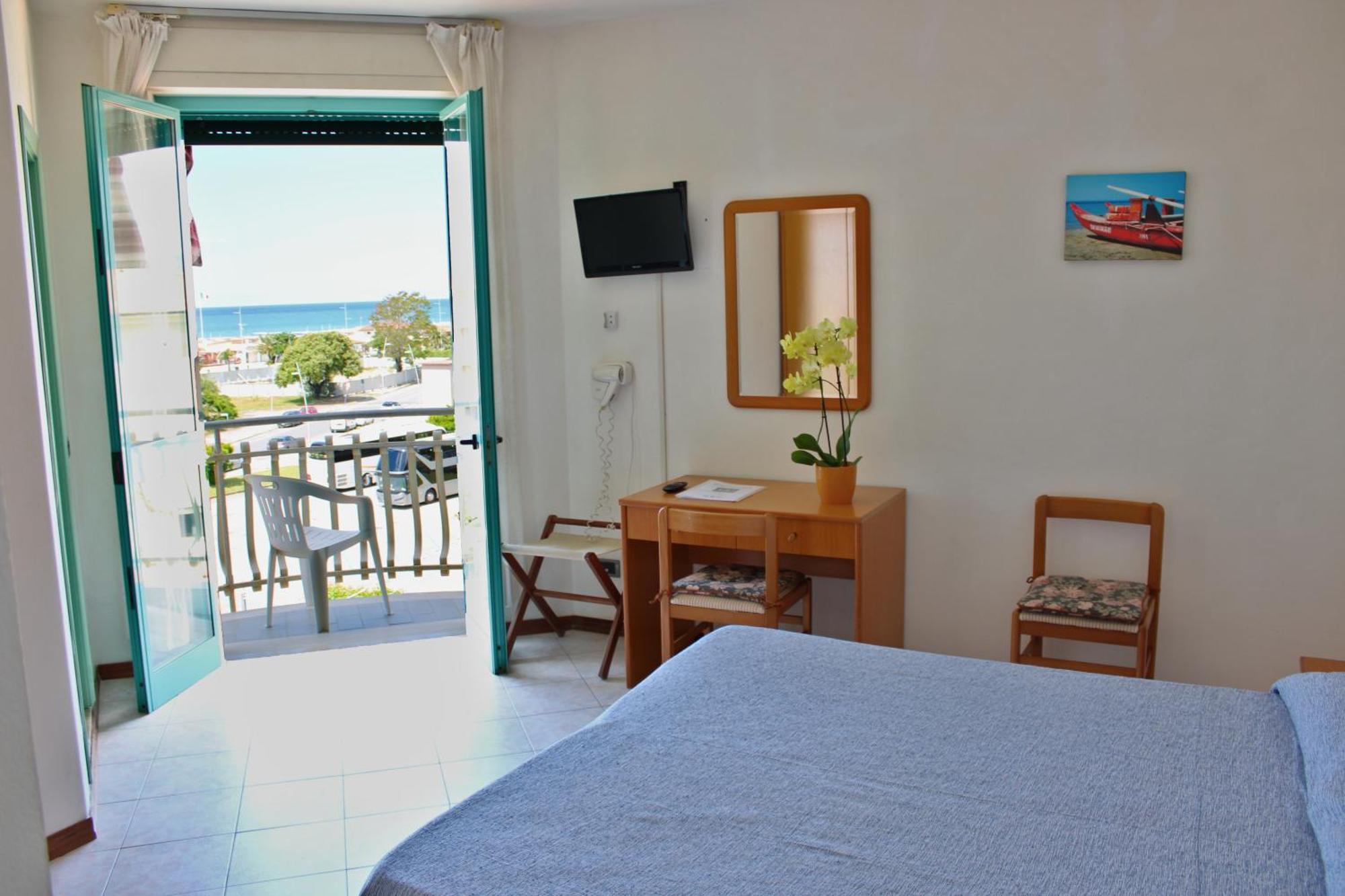Hotel Puccinelli Lido di Camaiore Exterior photo